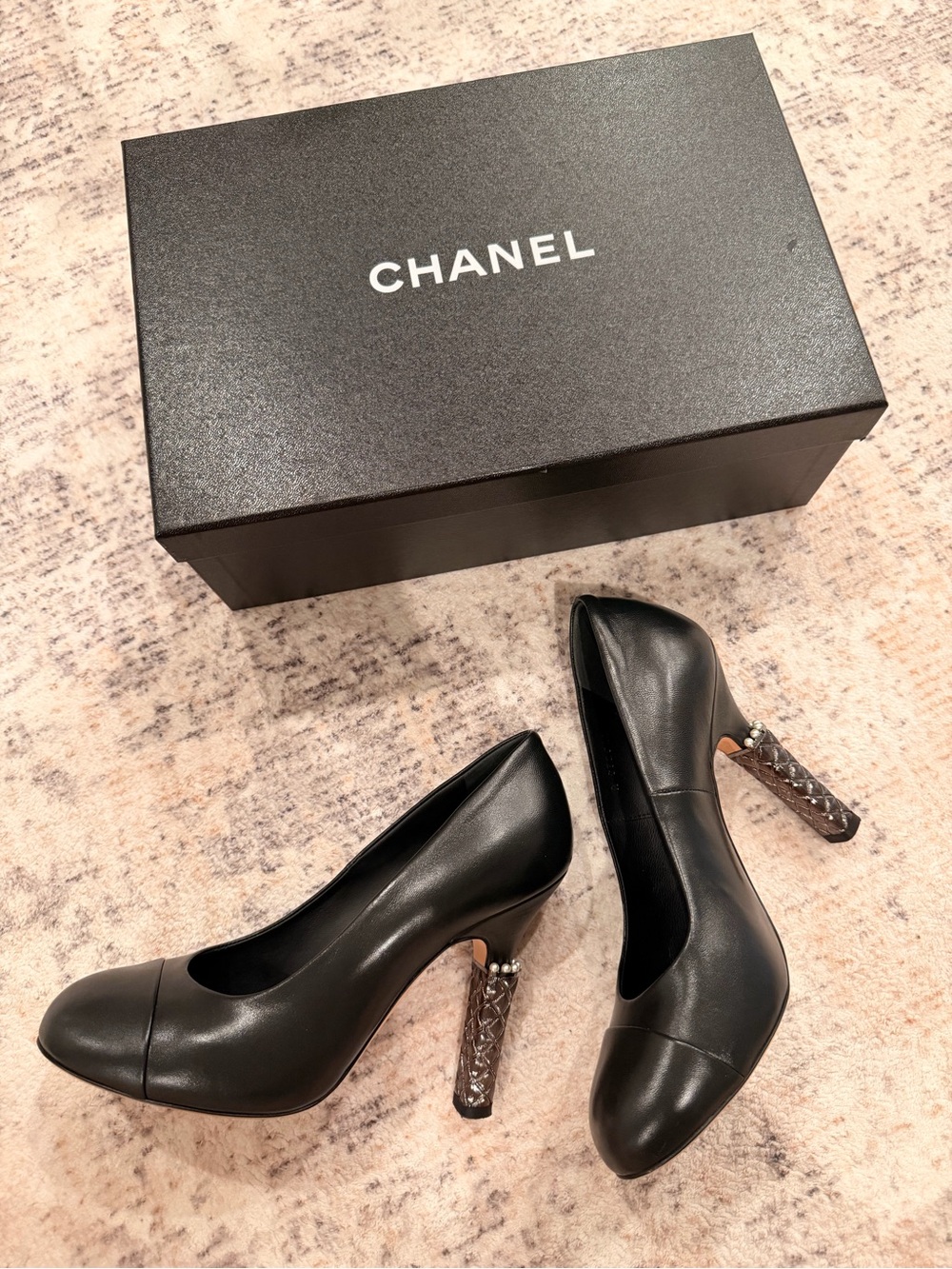 CHANEL Black Leather Pumps with Quilted-Pattern Heel